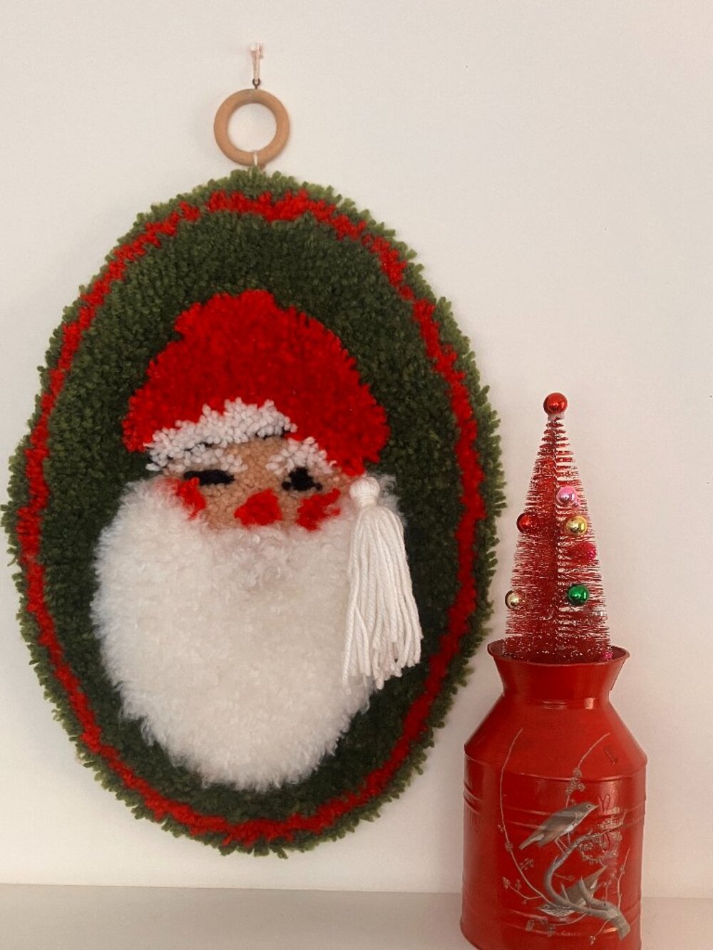 Vintage Santa Latch Hook Sant Wall Hanging/Rug
